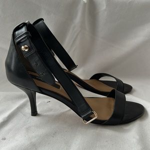 Ann Taylor black leather Sandals